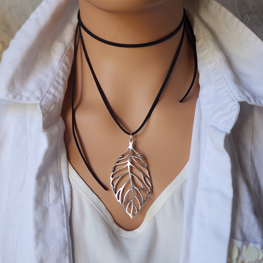 ❤️  Free People Jewelry Black Leather Necklace Choker Silver Leaf Very Light